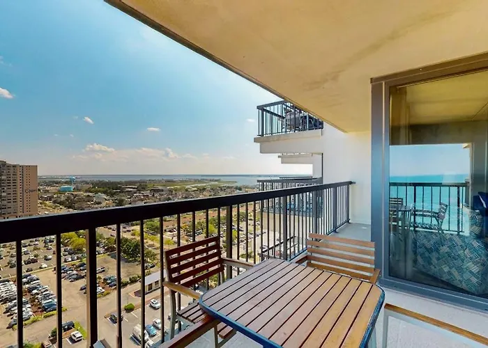 Holiday home Incredibly Convenient With Balcony Washer & Dryer Ac Shared Pools Gym Tennis