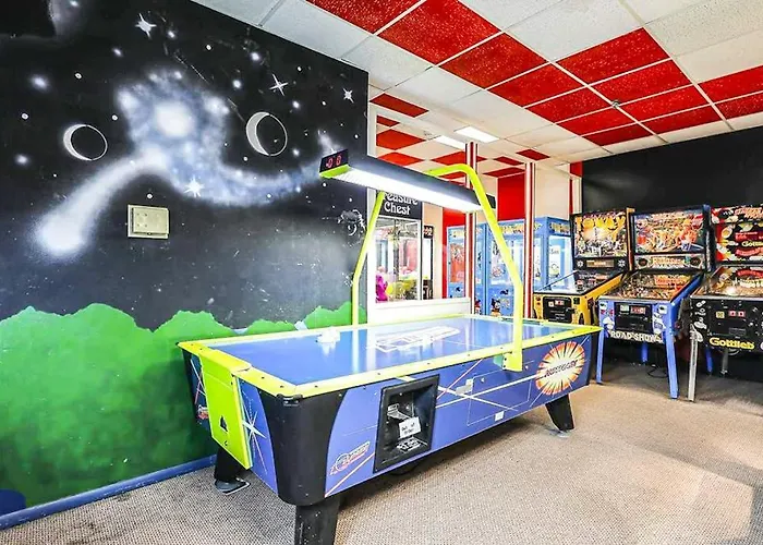 Holiday home Incredibly Convenient With Balcony Washer & Dryer Ac Shared Pools Gym Tennis *